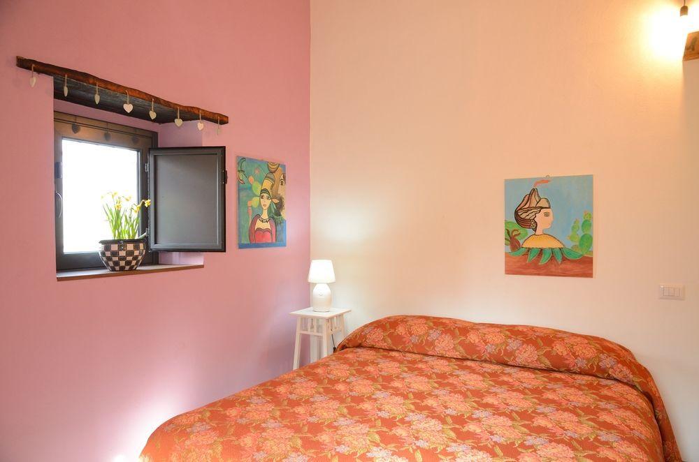 Il Tanaceto Hotel กัสตีลโยเน ดิ ซิชีเลีย ภายนอก รูปภาพ